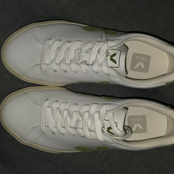 BNWOB Veja Leather & Suede White & Kiwi Sz 6 Sneakers - Picture 10 of 12